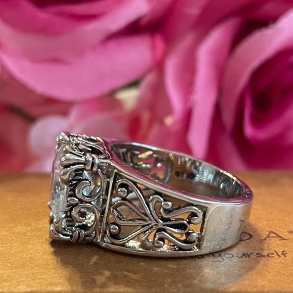 Silpada ‘Uptown’ Cubic Zirconia Sterling Ring R0981 - Picture 5 of 11